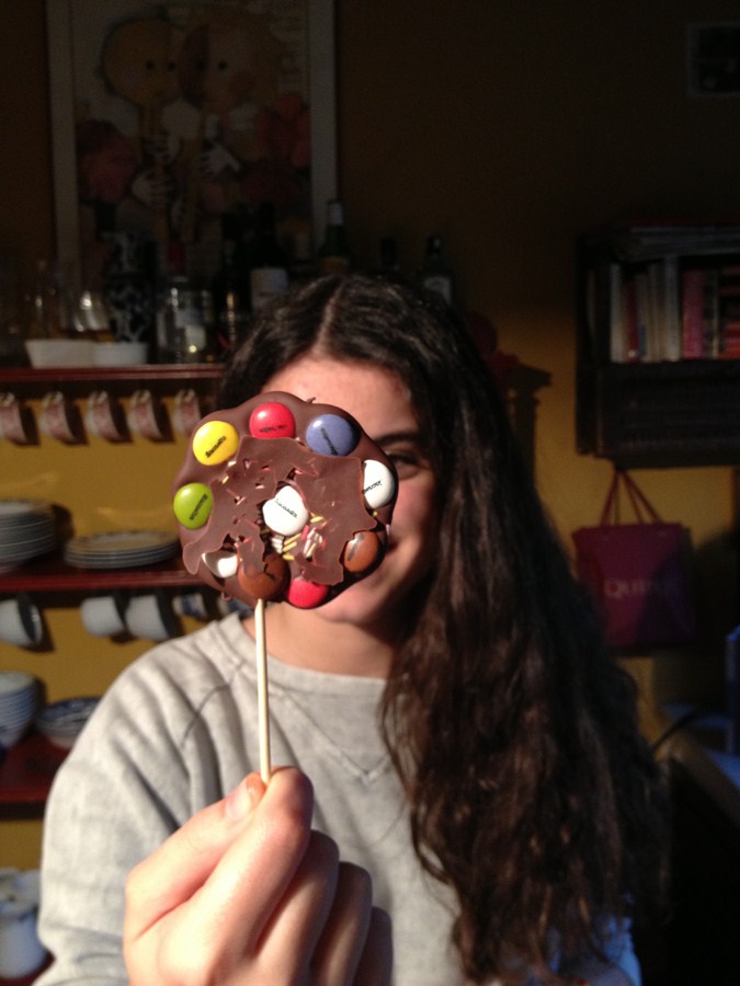 Piruleta de chocolate con lacasitos